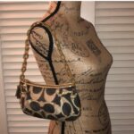 Vintage Y2K Coach Lurex Poppy Gold Hardware Small Shoulder Bag🌺🩷 - Image 8