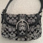 🩷🍒Vintage soho coach purse in light gray and black🩷🍒 - Image 2