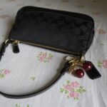 ❤️ Vintage Y2K Coach Demi Black Gold Shoulder Bag Purse ❤️ - Image 4