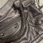 🩷🍒Preowned RARE BALENCIAGA METALLIC SILVER CITY BAG🩷🍒 - Image 3