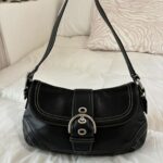 Coach Soho Size Medium🖤🍫