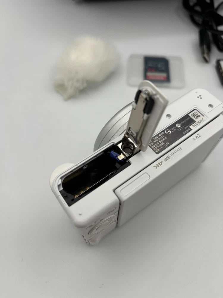 🎥 ULTIMATE VLOG SET // White Sony ZV-1 + Wireless Grip [Boxed & MINT] 💎 - Image 9